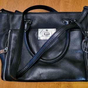 💥💥💥SALE💥💥💥Michael Kors Sloan Black Leather Tote w/Silver hardware.